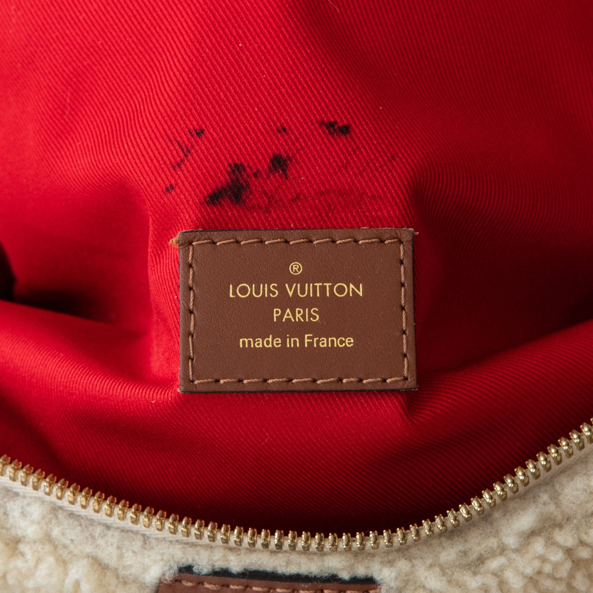 Louis Vuitton Teddy Fleece Bumbag - Image 10 of 11