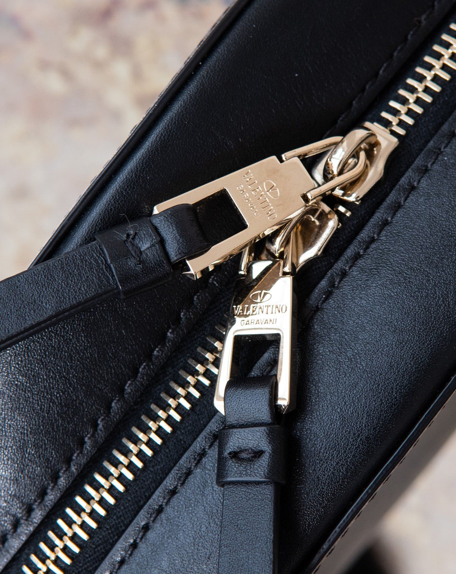 Valentino Garavani Rockstud Black Bag - Image 4 of 7