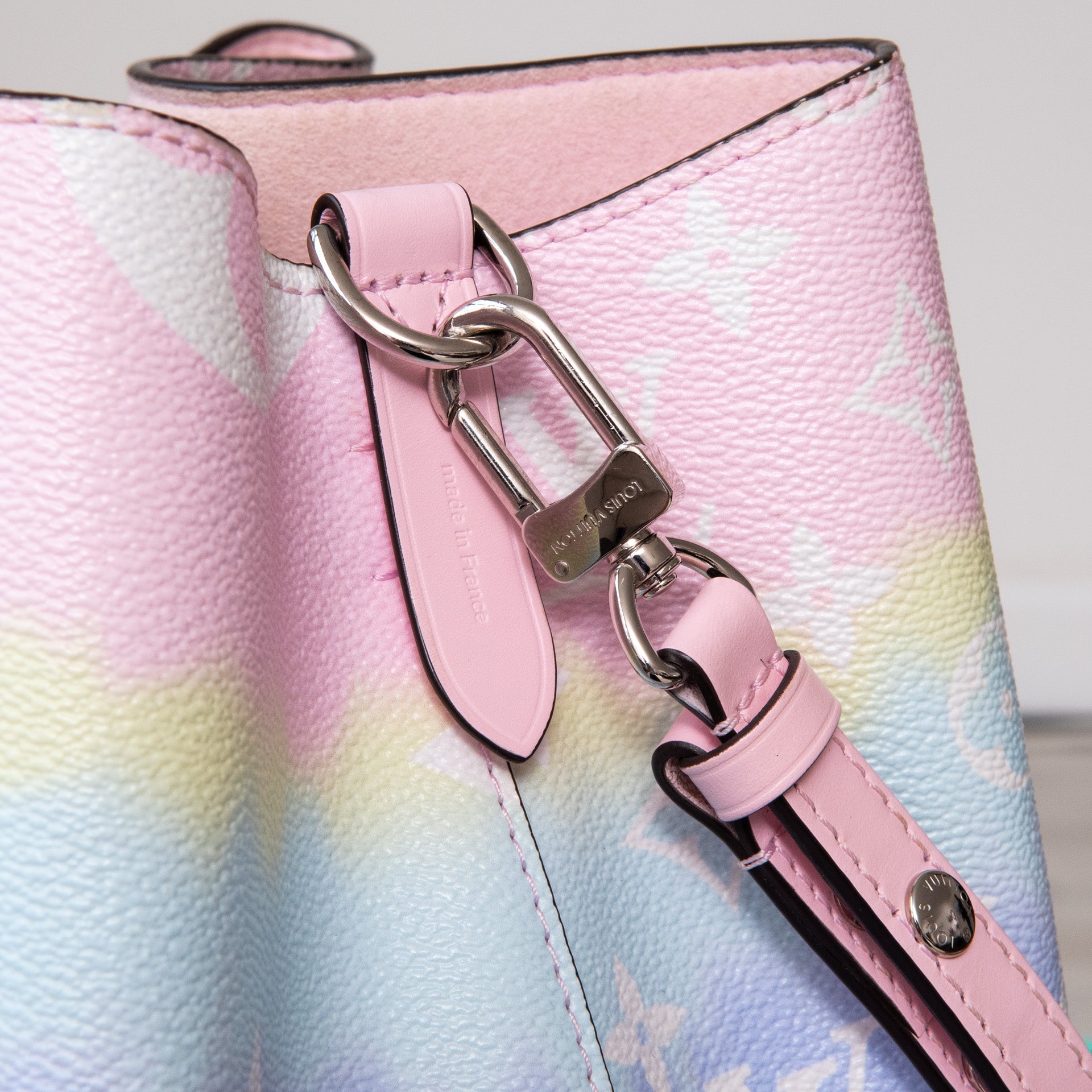 Louis Vuitton Limited Edition Neo Noe Pastel Bag - Image 8 of 12