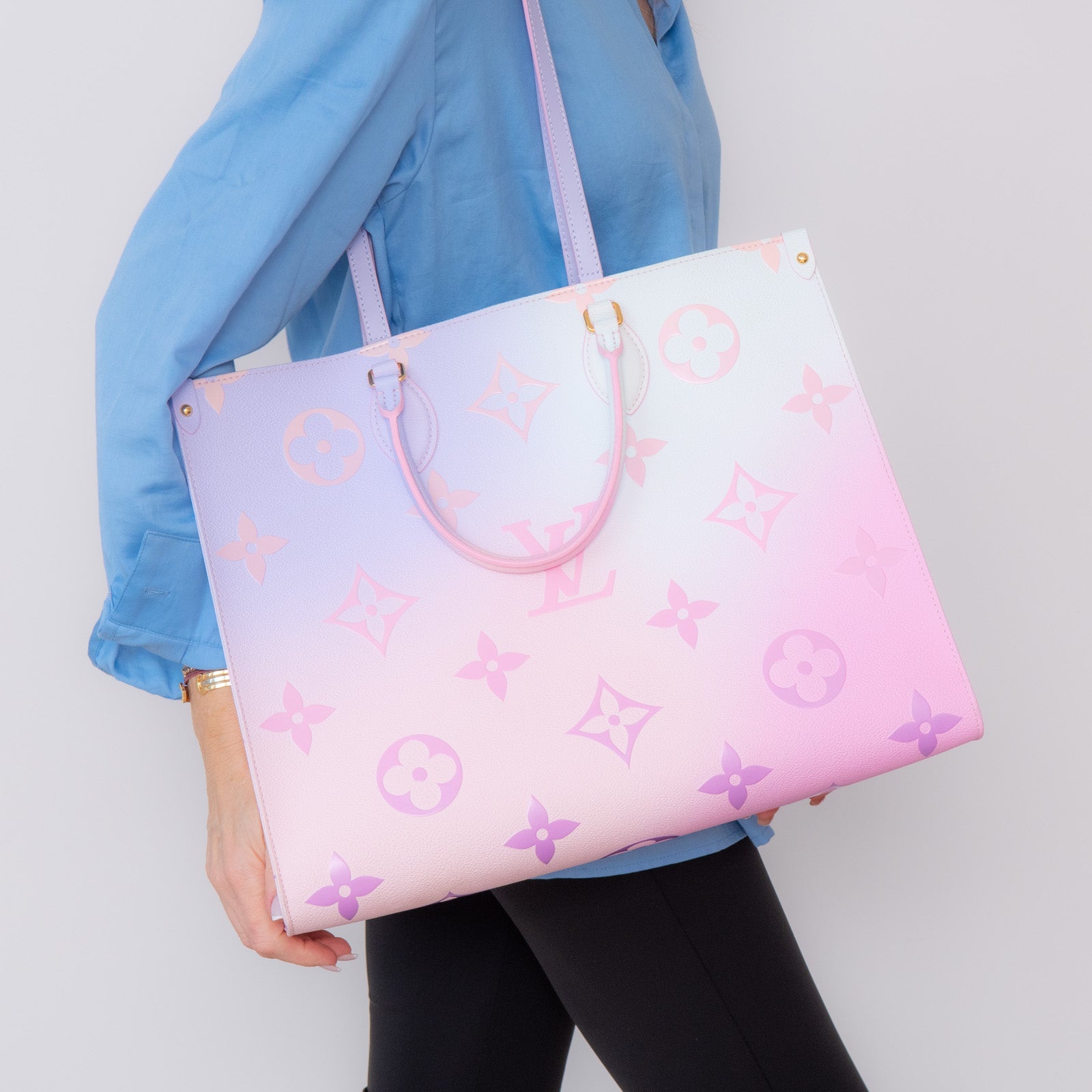 Louis Vuitton Limited Edition On The Go Sunrise Pastel Tote Bag - Image 8 of 15