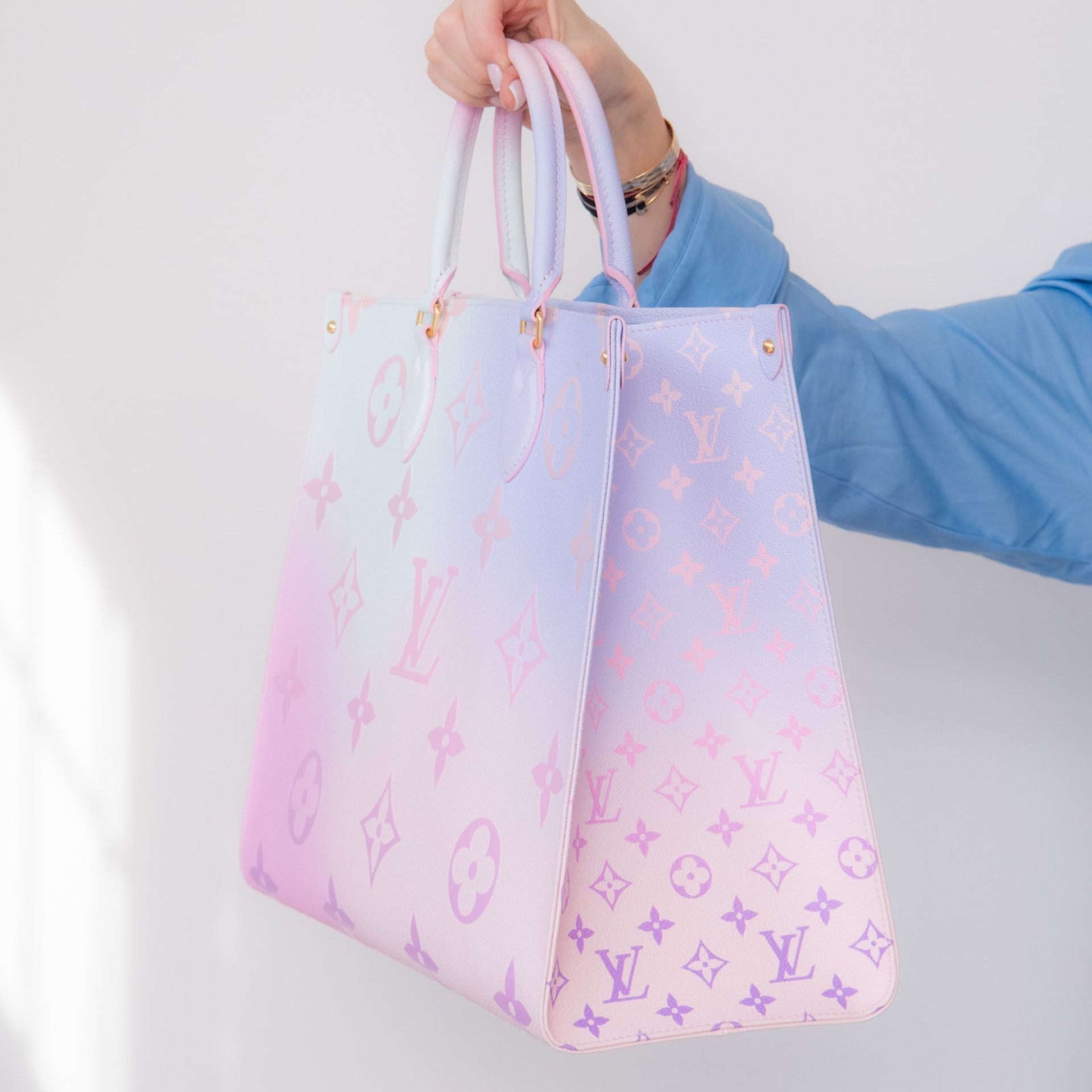 Louis Vuitton Limited Edition On The Go Sunrise Pastel Tote Bag - Image 6 of 15