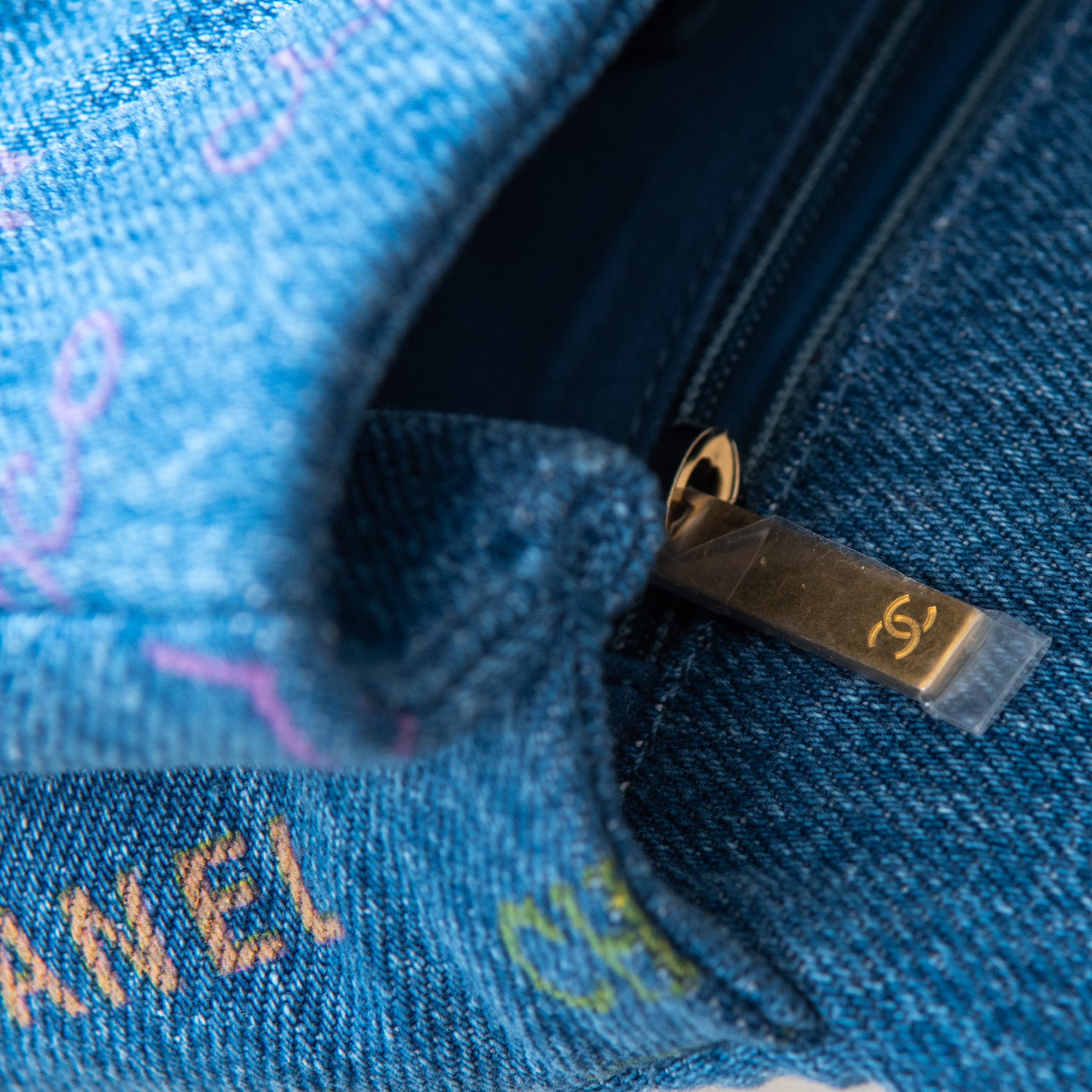 Chanel Blue Denim Small Flap Bag - Bild 6 aus 15