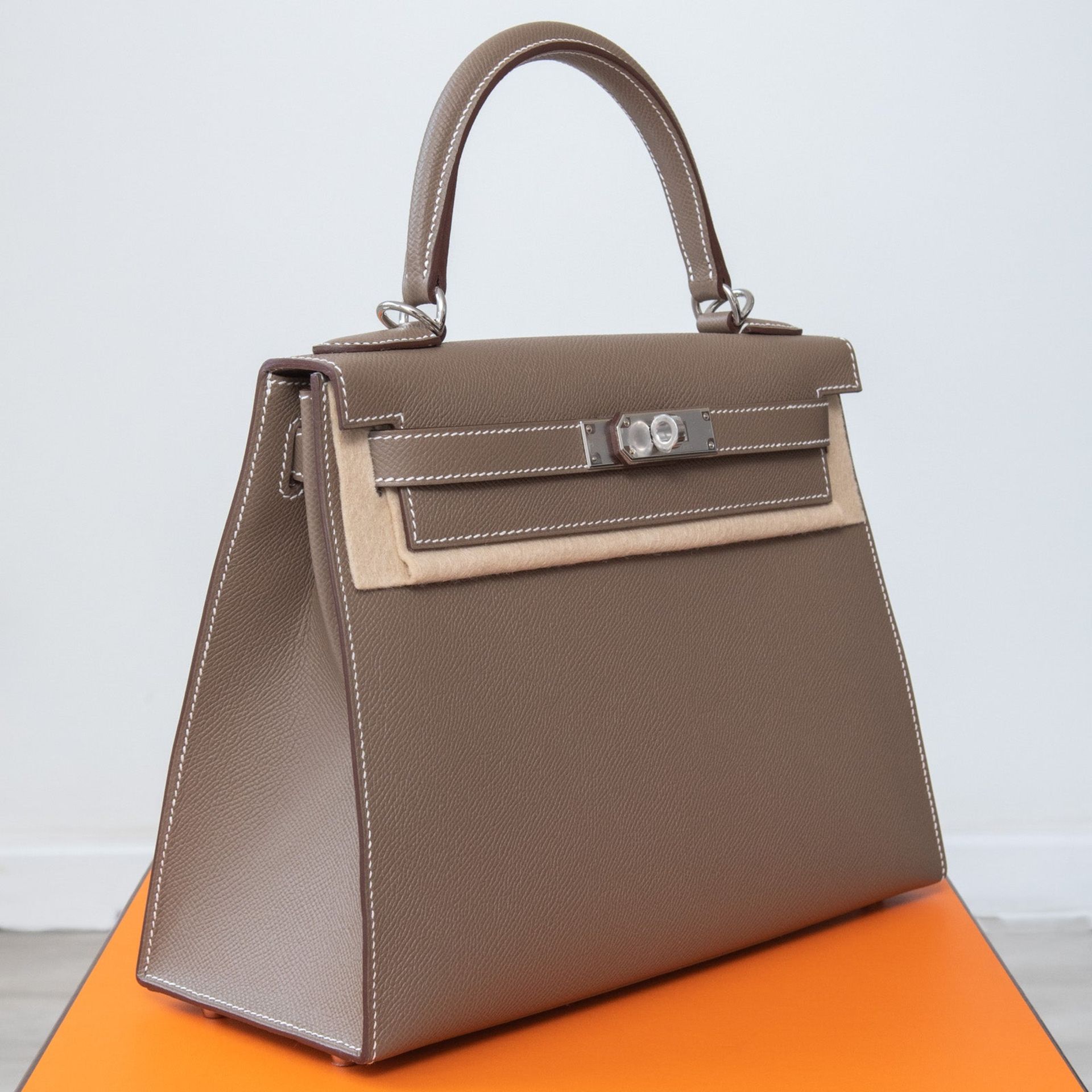 Hermes Kelly Sellier 28 Etoupe Epsom Bag - Image 4 of 10