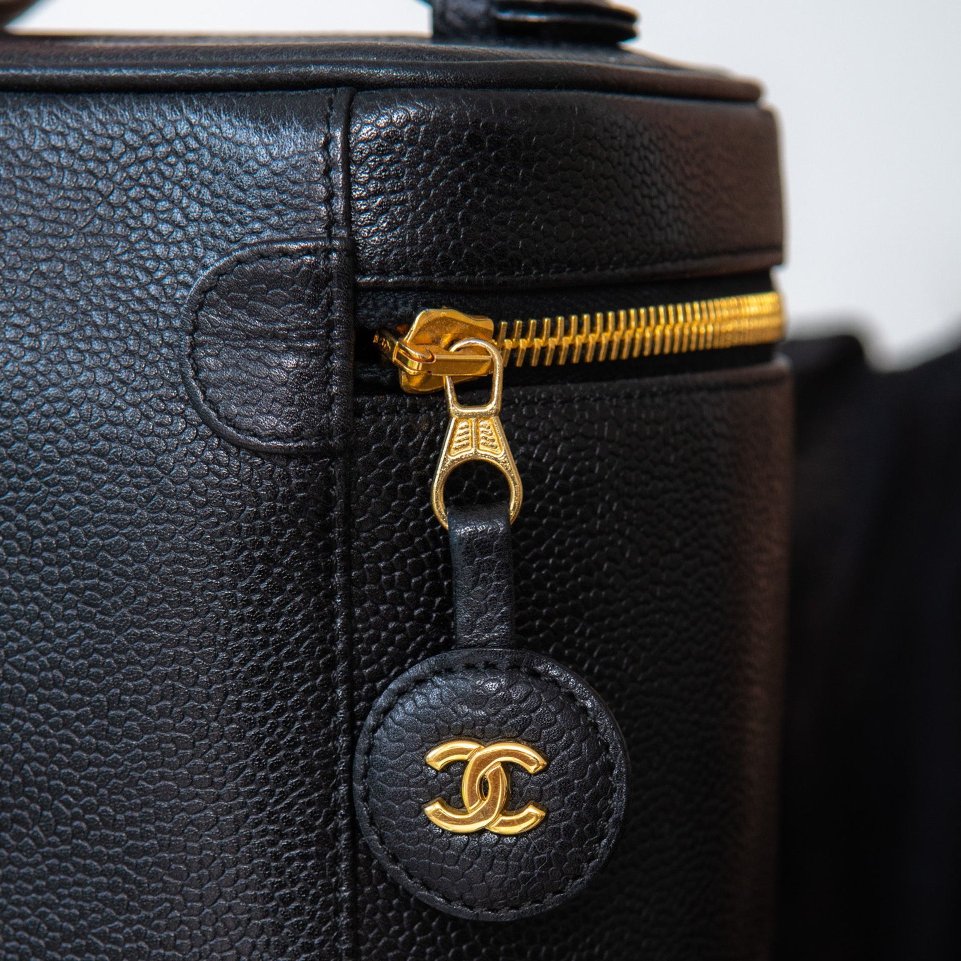 Chanel Black Caviar Timeless CC Vanity Bag - Image 4 of 10