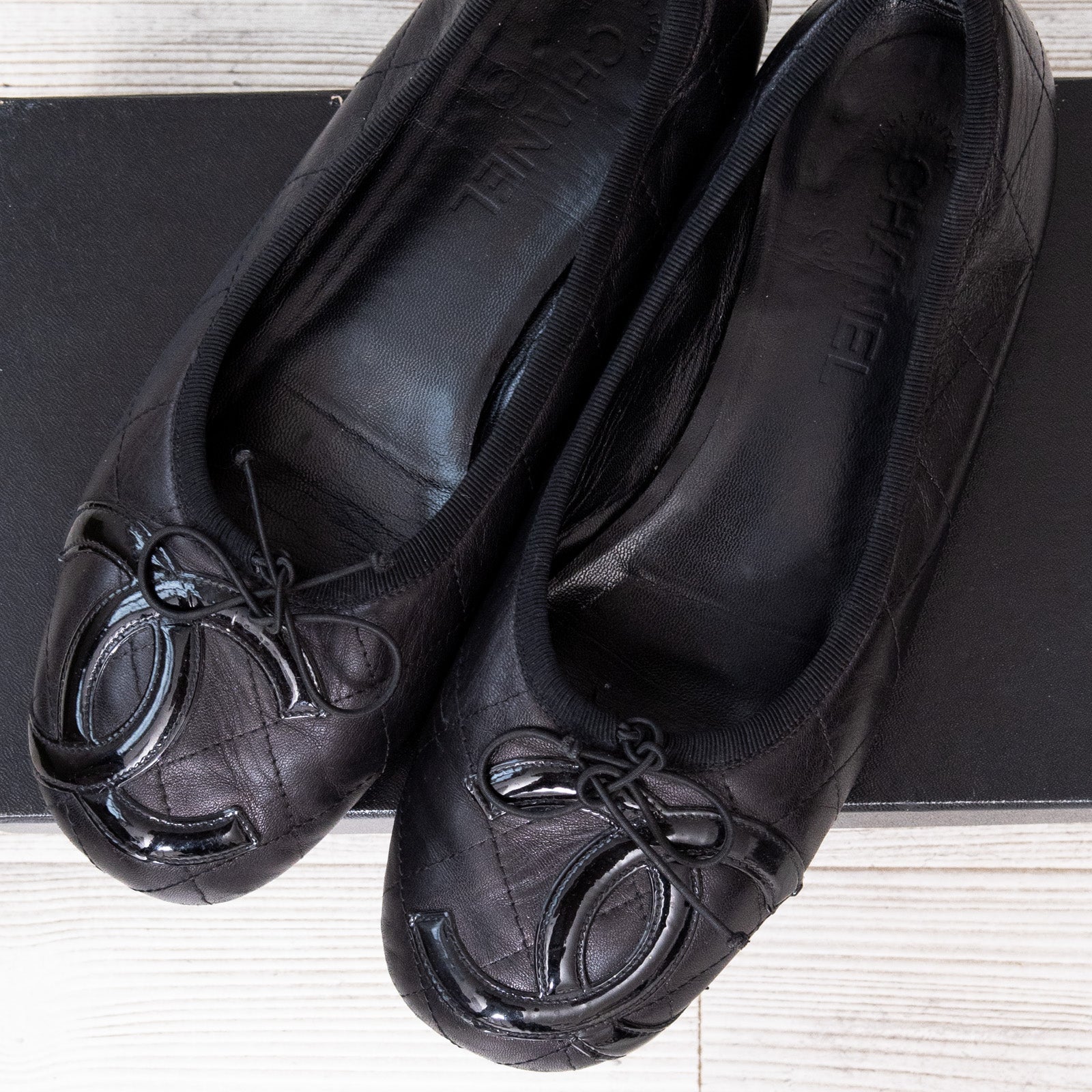 Chanel Black Leather Ballet Pumps - Image 3 of 6