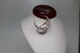 18ct Yellow Gold Half Cresent Diamond Broach