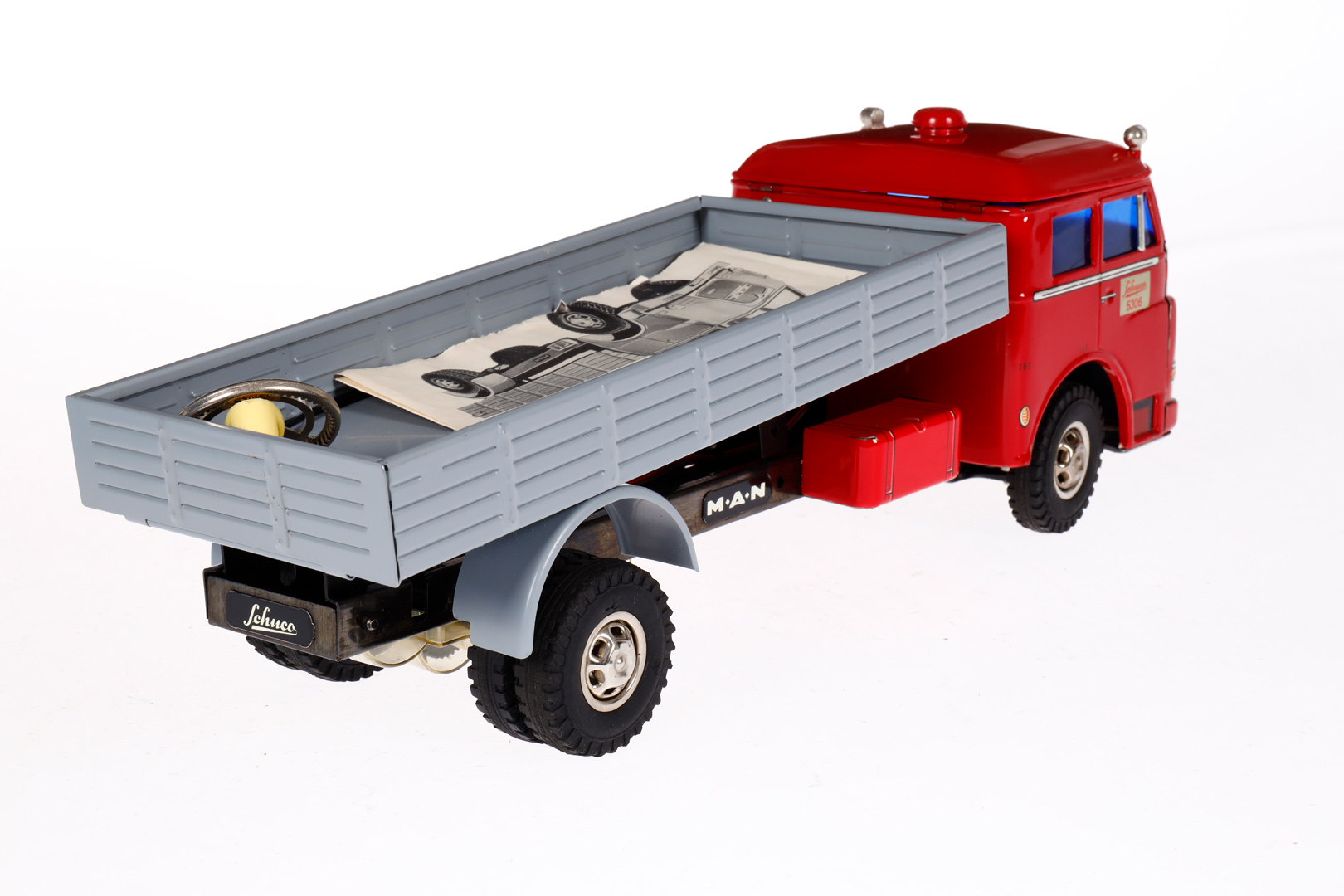 Schuco Elektro-Fernlenk-Lastwagen ”MAN” 5306, rot/grau, mit Anleitung, Draht und Fernlenkung, LS und - Image 2 of 3