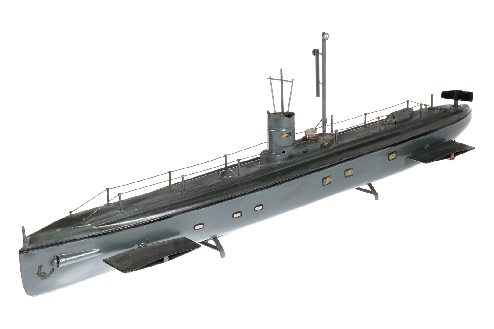 Großes Märklin U-Boot 5081, Uhrwerk intakt (hakt), farbl. rest., tw ergänzt und NV, LS und