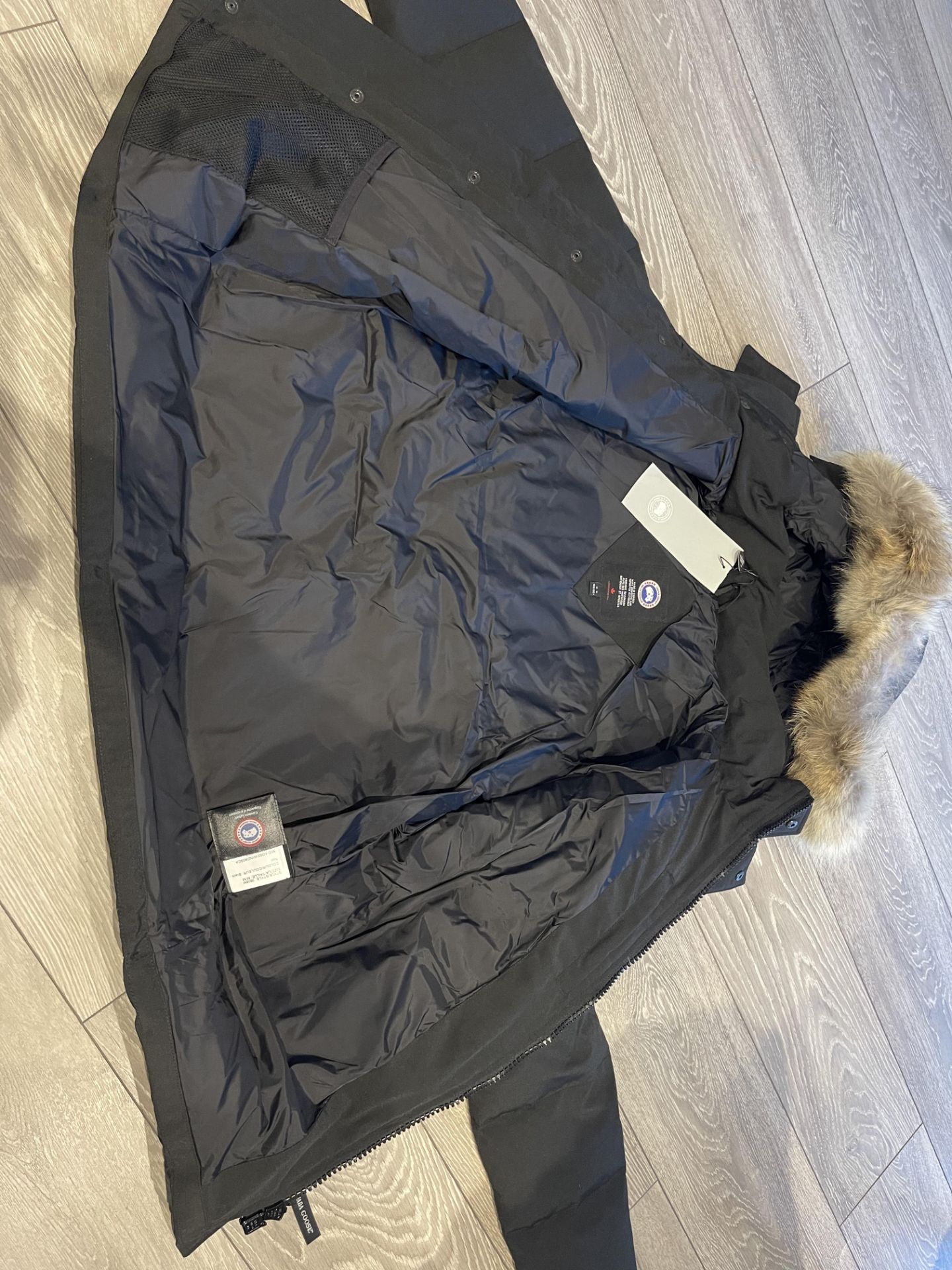 Brand New Canada Goose Wyndham Size Medium - Black. Code/Style 3808M. - Image 3 of 17