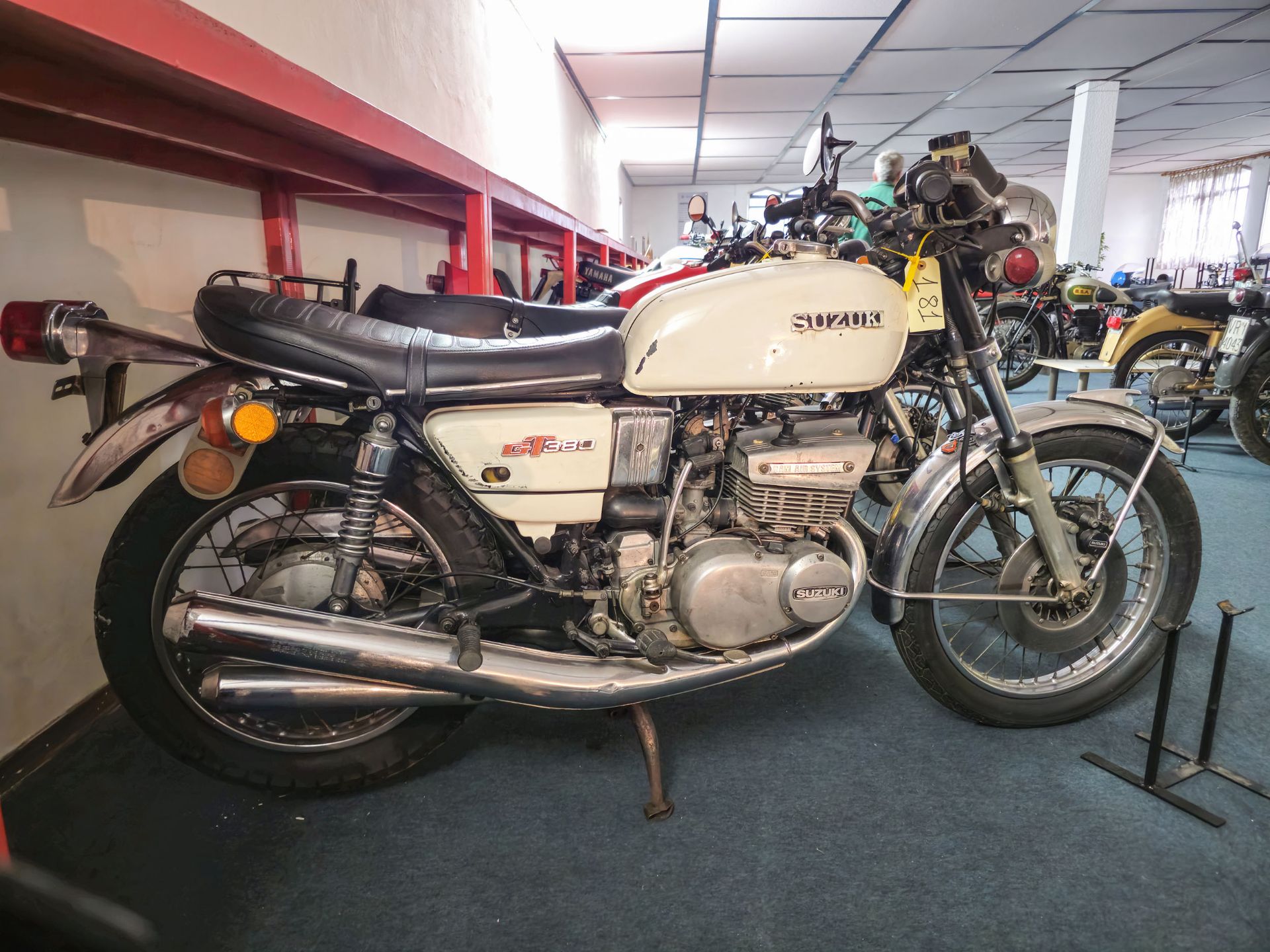 1976 SUZUKI GT 380 - Bild 2 aus 5