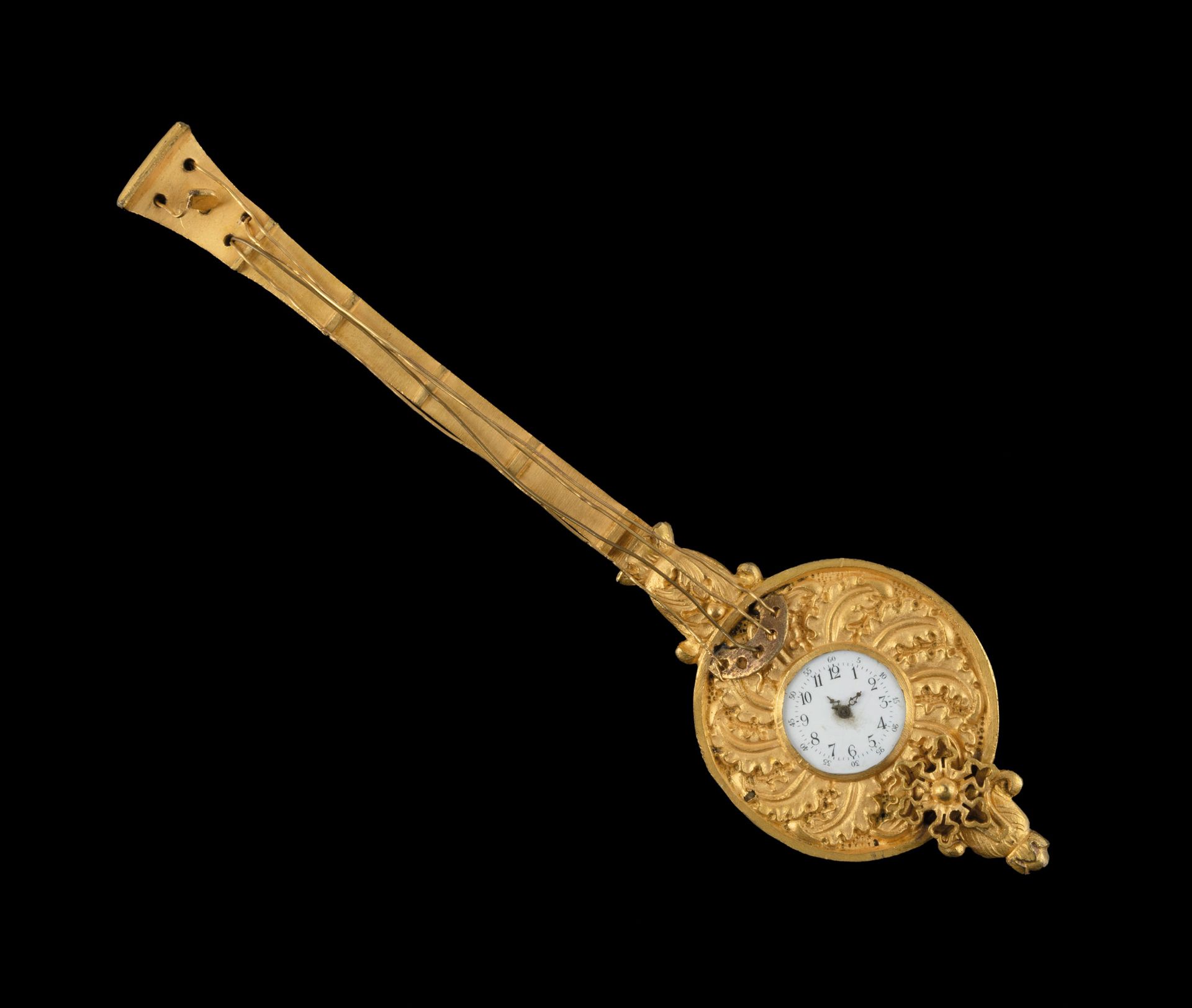 OROLOGIO DA APPOGGIO IN BRONZO DORATO, RAFFIGURANTE UNA PICCOLA CHITARRA, FRANCIA 1840 CIRCA