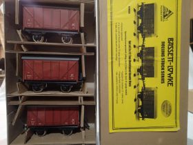 Bassett Lowke O gauge, BL 99030, set of three vent vans, in near mint condition/boxed. UK P&P