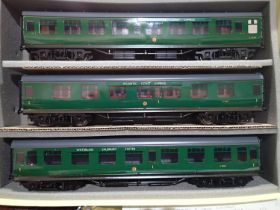 Ace Trains O gauge, three coach set A, BR MK1, Green in excellent condition, Atlantic Coast