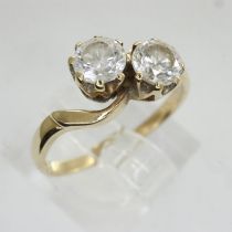 9ct gold ring set with cubic zirconia, size J, 1.7g. UK P&P Group 0 (£6+VAT for the first lot and £