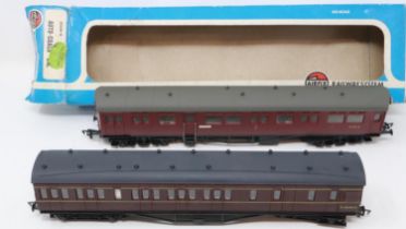 OO gauge Airfix Autocoach, BR Maroon plus Suburban brake coach, both in very good condition, one