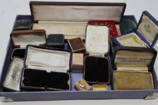 Quantity of mixed vintage jewellery boxes. UK P&P Group 1 (£16+VAT for the first lot and £2+VAT