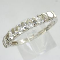 9ct gold ring set with cubic zirconia, size R, 2.2g. UK P&P Group 0 (£6+VAT for the first lot and £