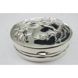 925 silver Art Deco style pill box, L: 32 mm. UK P&P Group 1 (£16+VAT for the first lot and £2+VAT