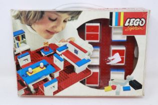 Lego Living Room set 260 issued 1971, near complete with instructions etc. UK P&P Group 1 (£16+VAT