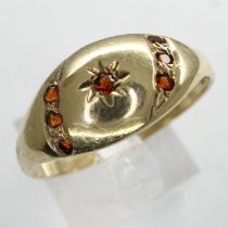 9ct gold ring set with garnets, size T/U, 2.2g. UK P&P Group 0 (£6+VAT for the first lot and £1+