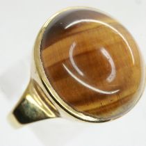 9ct gold ring set with tigers eye cabochon, size S, 3.8g. UK P&P Group 0 (£6+VAT for the first lot