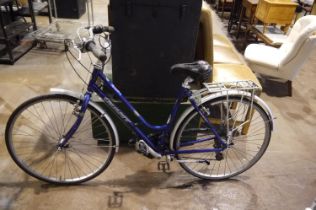 Giant Sydney ladies bike 12 inch frame 18 speed. Not available for in-house P&P