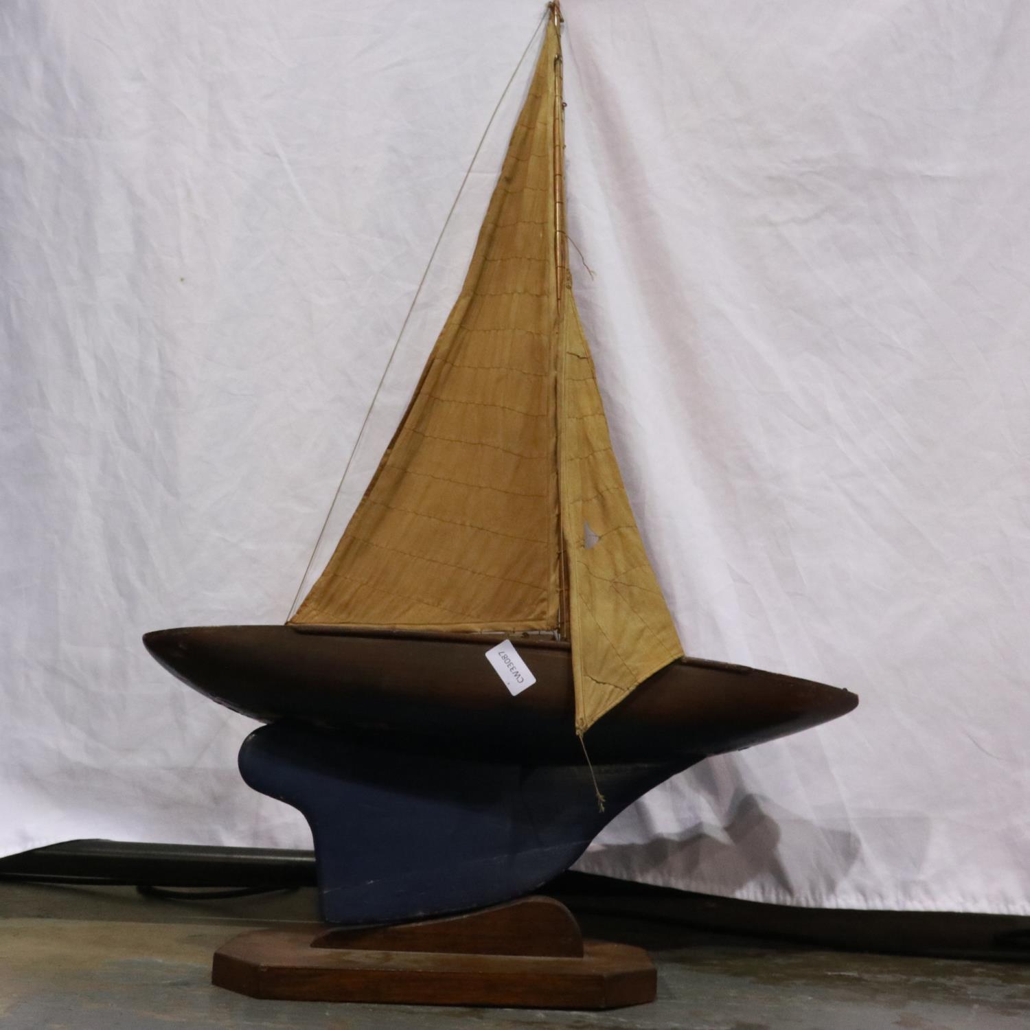 Hardwood hulled vintage pond yacht with cotton sails. Not available for in-house P&P