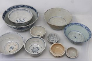 Quantity of Hoi An, Binh Thuan, and similar bowl and tea bowls, all with damages, some with