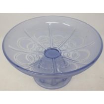 Patterned blue glass comport, D: 23 cm. UK P&P Group 2 (£20+VAT for the first lot and £4+VAT for