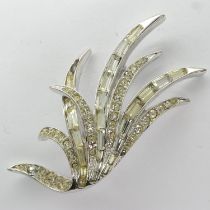 Vintage Boucher stone set brooch, H: 60 mm, one stone missing. UK P&P Group 0 (£6+VAT for the