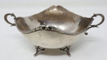 Continental silver twin handled dish marked 830, L: 16 cm, 109g. UK P&P Group 1 (£16+VAT for the