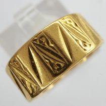 22ct gold band ring, size H/I, 5.2g. UK P&P Group 0 (£6+VAT for the first lot and £1+VAT for