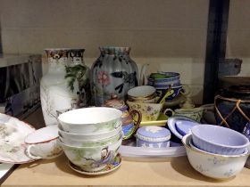 **** WITHDRAWN ****Large quantity of mixed ceramics including Wedgwood and oriental, some