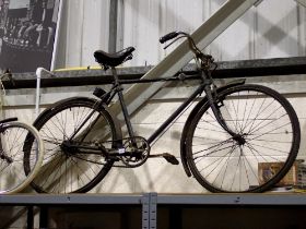 Single speed mens bike with 18 inch frame. Not available for in-house P&P