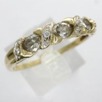 9ct gold ring set with cubic zirconia, size S, 2.1g. UK P&P Group 0 (£6+VAT for the first lot and £