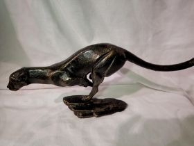 Bronzed cast iron running Cheetah, L: 30 cm. UK P&P Group 1 (£16+VAT for the first lot and £2+VAT