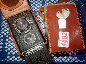 Two antique Voightlander TLR cameras. UK P&P Group 2 (£20+VAT for the first lot and £4+VAT for