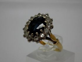 18ct gold sapphire and diamond set cluster ring, size N/O, 5.8g. UK P&P Group 0 (£6+VAT for the