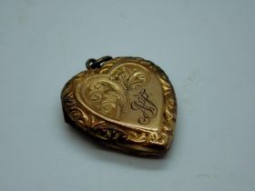 9ct back and front locket pendant, 3.8g. UK P&P Group 0 (£6+VAT for the first lot and £1+VAT for