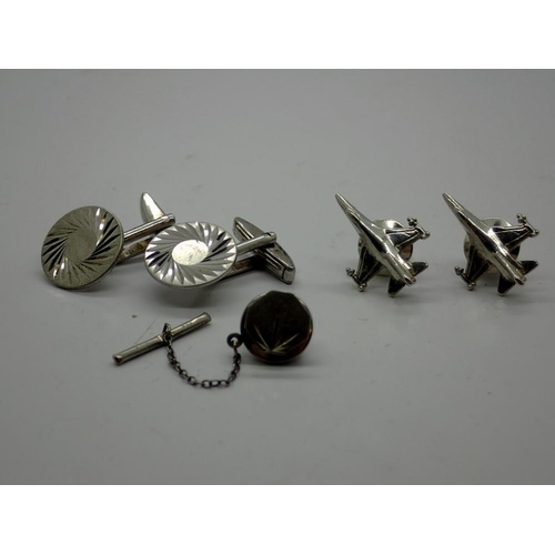 Pair of sterling silver diamond-cut cufflinks, with three tie pins. UK P&P Group 0 (£6+VAT for the