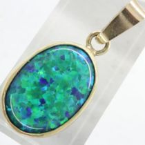 9ct gold and synthetic black opal pendant, H: 35 mm, 3.3g. UK P&P Group 0 (£6+VAT for the first