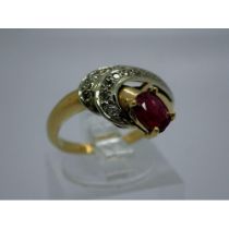 Contemporary 18ct gold ruby and diamond set crossover ring, size N/O, 4.1g. UK P&P Group 0 (£6+VAT