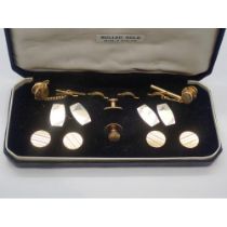 Selection of Art Deco gold plated engine turned studs, cufflinks and tie pins. UK P&P Group 0 (£6+
