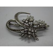 Large and impressive 18ct white gold floral design brooch set with diamonds, L: 60 mm, 12.9g, boxed.