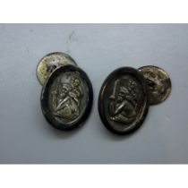 Pair of silver cufflinks, each depicting St Christopher. UK P&P Group 0 (£6+VAT for the first lot