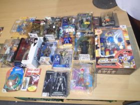 Selection of eighteen figures, various types, including Scarface, Yuna, No-No, Sleepy Hollow, X-Men,