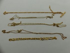 Three 9ct gold fine link neck chains and two 9ct gold bracelets, combined 4.5g. UK P&P Group 0 (£6+