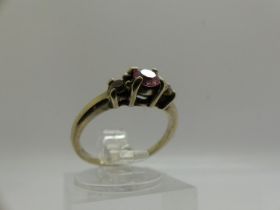9ct white gold trilogy ring set with pink topaz and cubic zirconia, size I/J, 1.7g. UK P&P Group