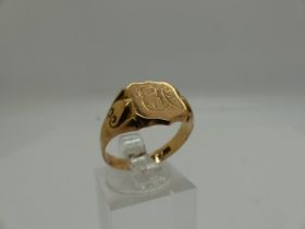 9ct signet ring, inscribed with initials EH, size Q/R, 3.3g. UK P&P Group 0 (£6+VAT for the first