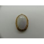 18ct gold mounted pendant brooch set with agate, H: 42 mm, total 14.7g. UK P&P Group 0 (£6+VAT for